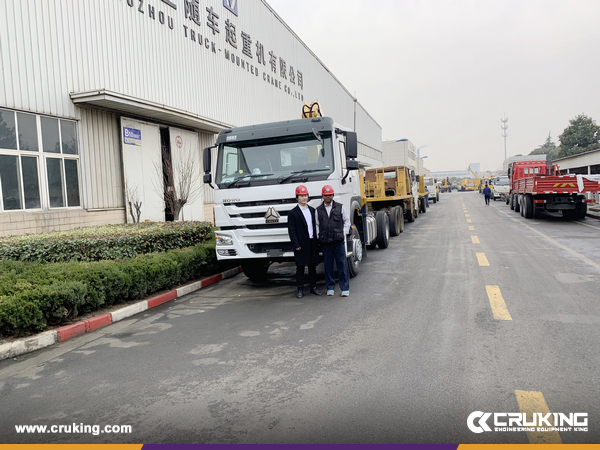 India Client Visited XCMG Factory for Truck Mounted Crane SQZ200K