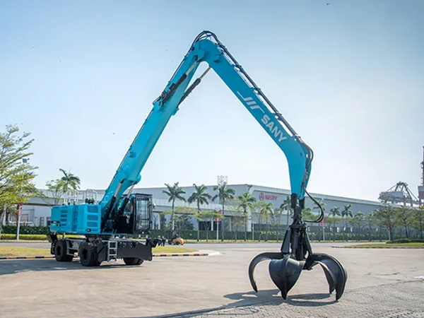 SANY Marine Launches First 40-tonne Pure-Electric Material Handler SMHW40E