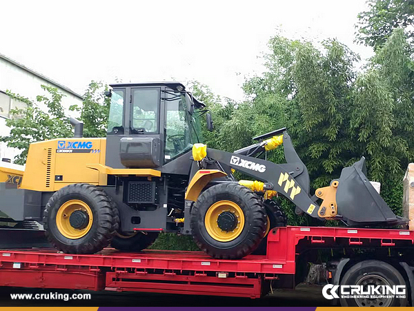 Cote d'Ivoire - 1 Unit XCMG XE85GF Excavator and XCMG LW300KN Wheel Loader